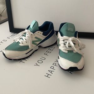 Figs new balance sneakers turquoise, navy, and white size 7.5